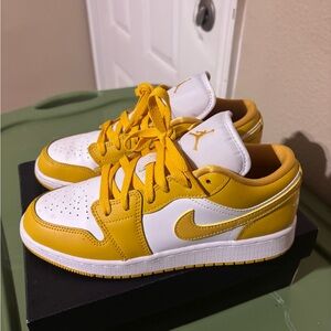 Jordan Kids Yellow and White Sneakers